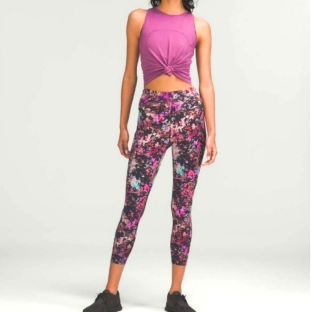 Lululemon Fast and Free 23" Crop Leggings Stencil Blossom Red Multi Size 2 NWOT
